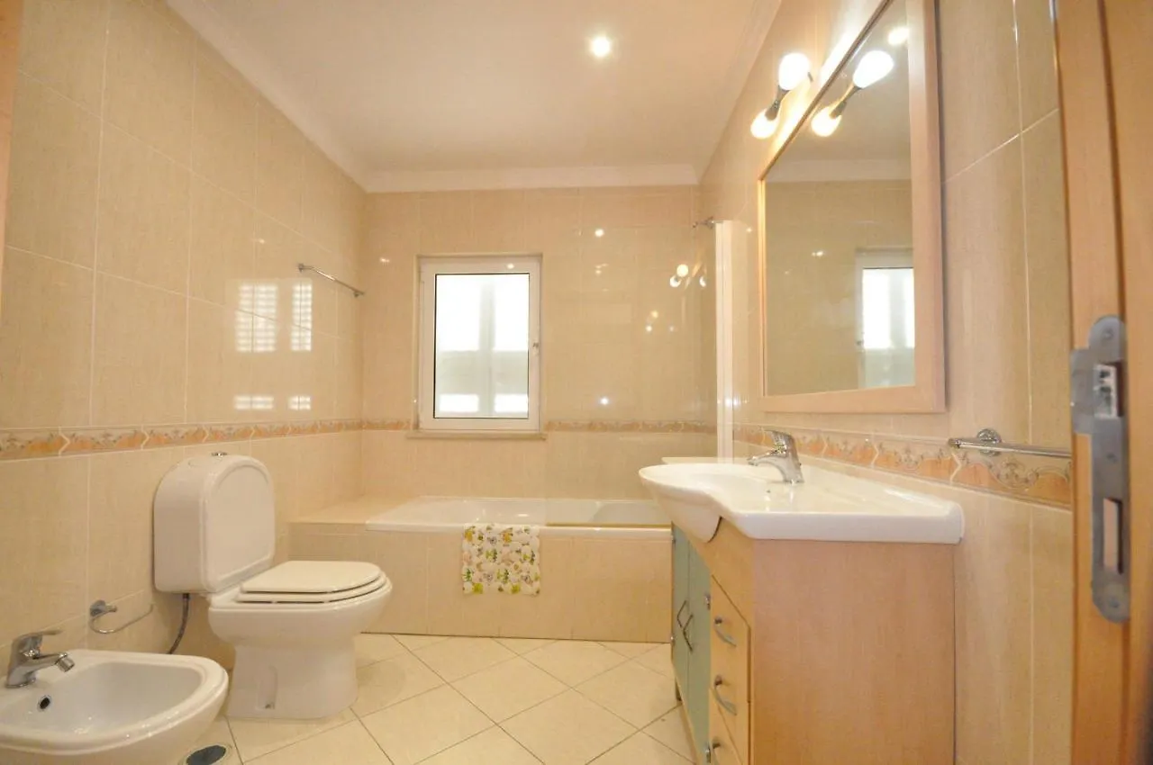 Large 3 Bedroom Private Pool Villa In Vilasol Resort クアルテイラ 0*,  ポルトガル